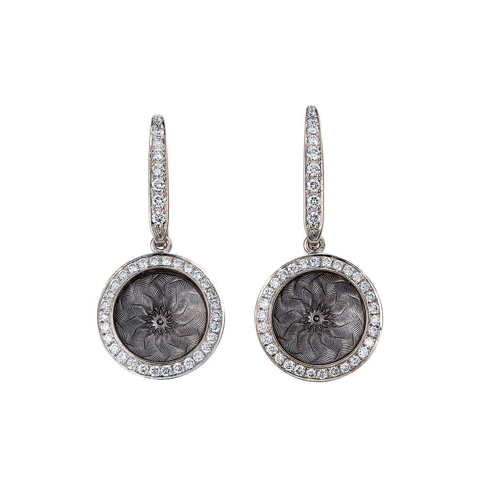 Diamant-besetzte Gold-Ohrringe mit silberfarben emailliertem Guilloche