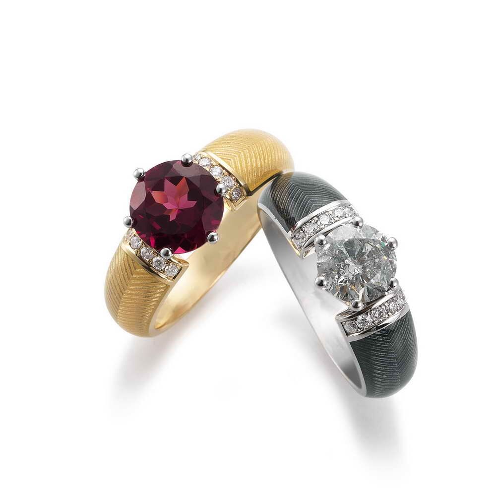 Gold Ring with Rhodolite, diamonds and enamelled guilloche