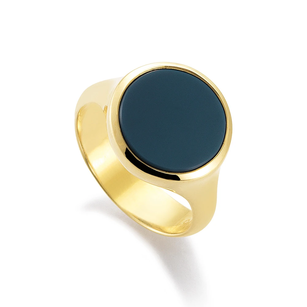 Round signet ring, yellow gold, blue gemstone.