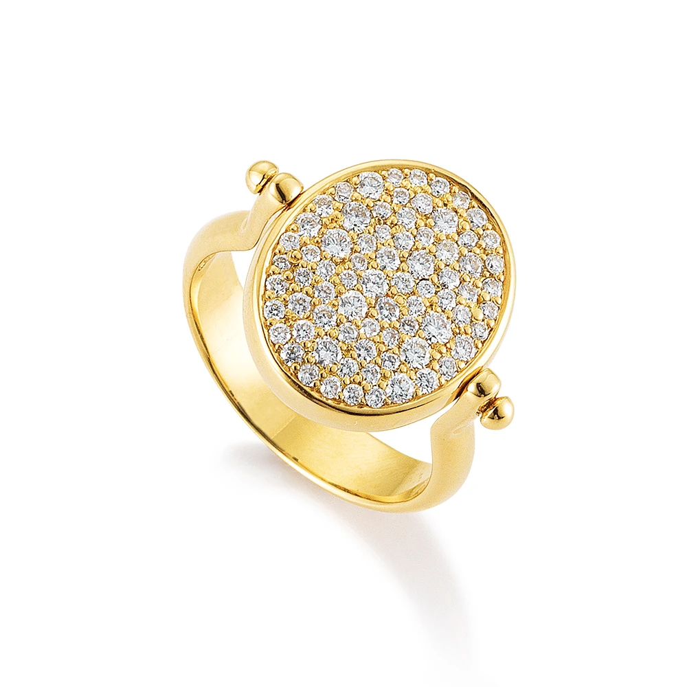 Oval signet ring, yellow gold, diamonds