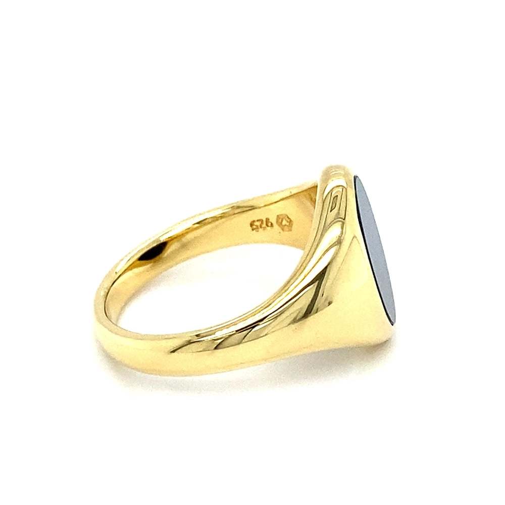 Siegelring aus Gelbgold mit ovalem und blauem Edelstein