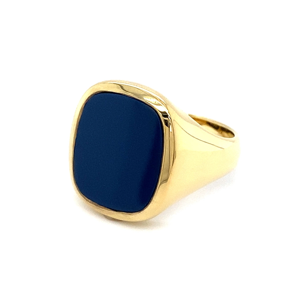Signet ring yellow gold and a rectangular blue gemstone on top