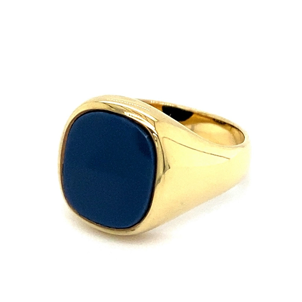 Signet ring yellow gold and a rectangluar blue gemstone on top