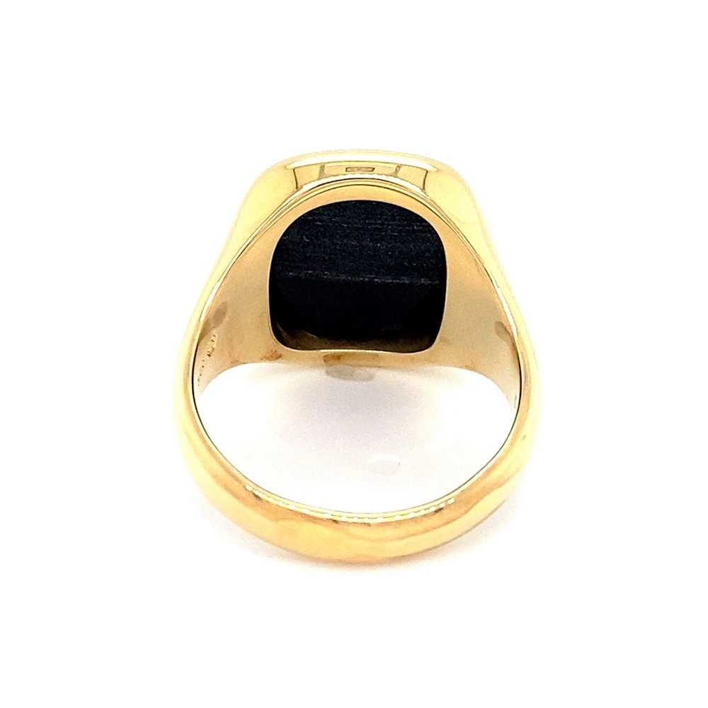 Signet ring yellow gold and a rectangular blue gemstone on top