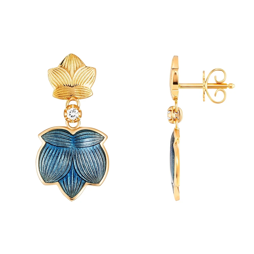 Ohrhänger aus Gelbgold blau gefärbt und verziert mit Brillanten