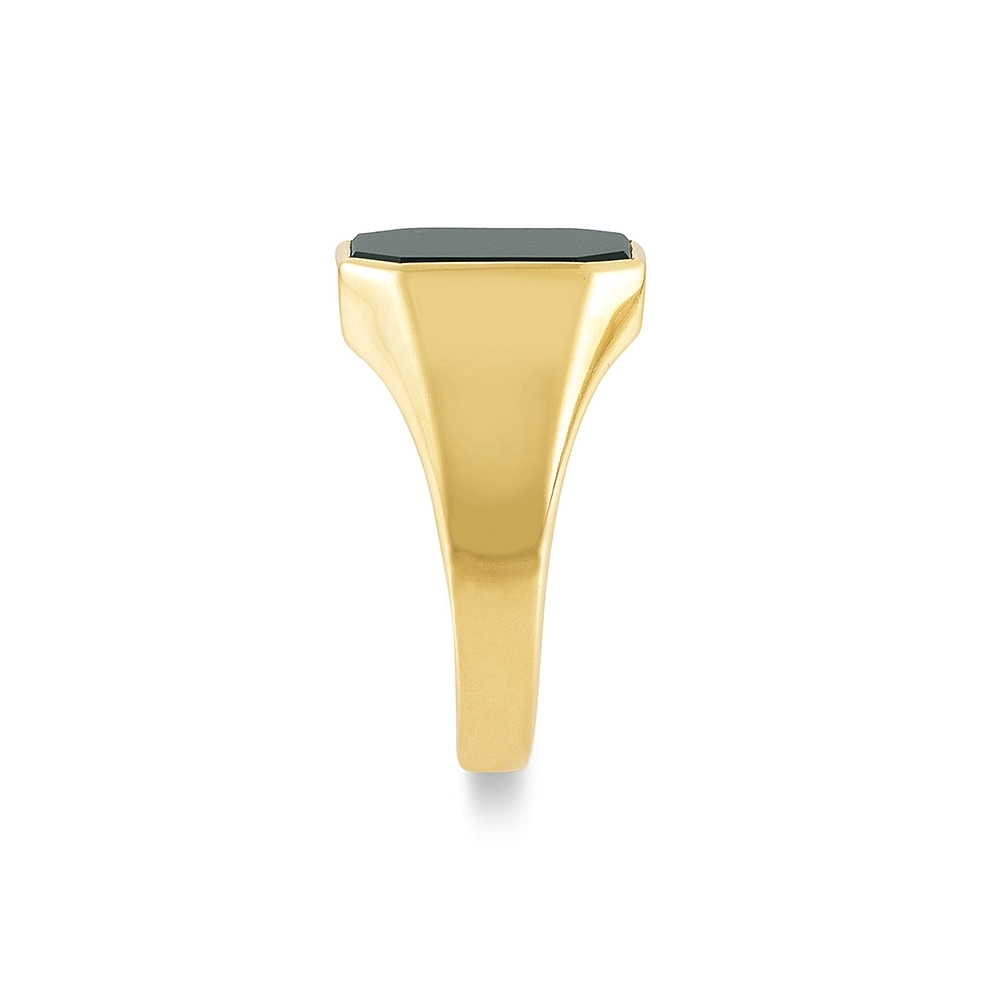 Octagonal signet ring in yellow gold with a green gemstone