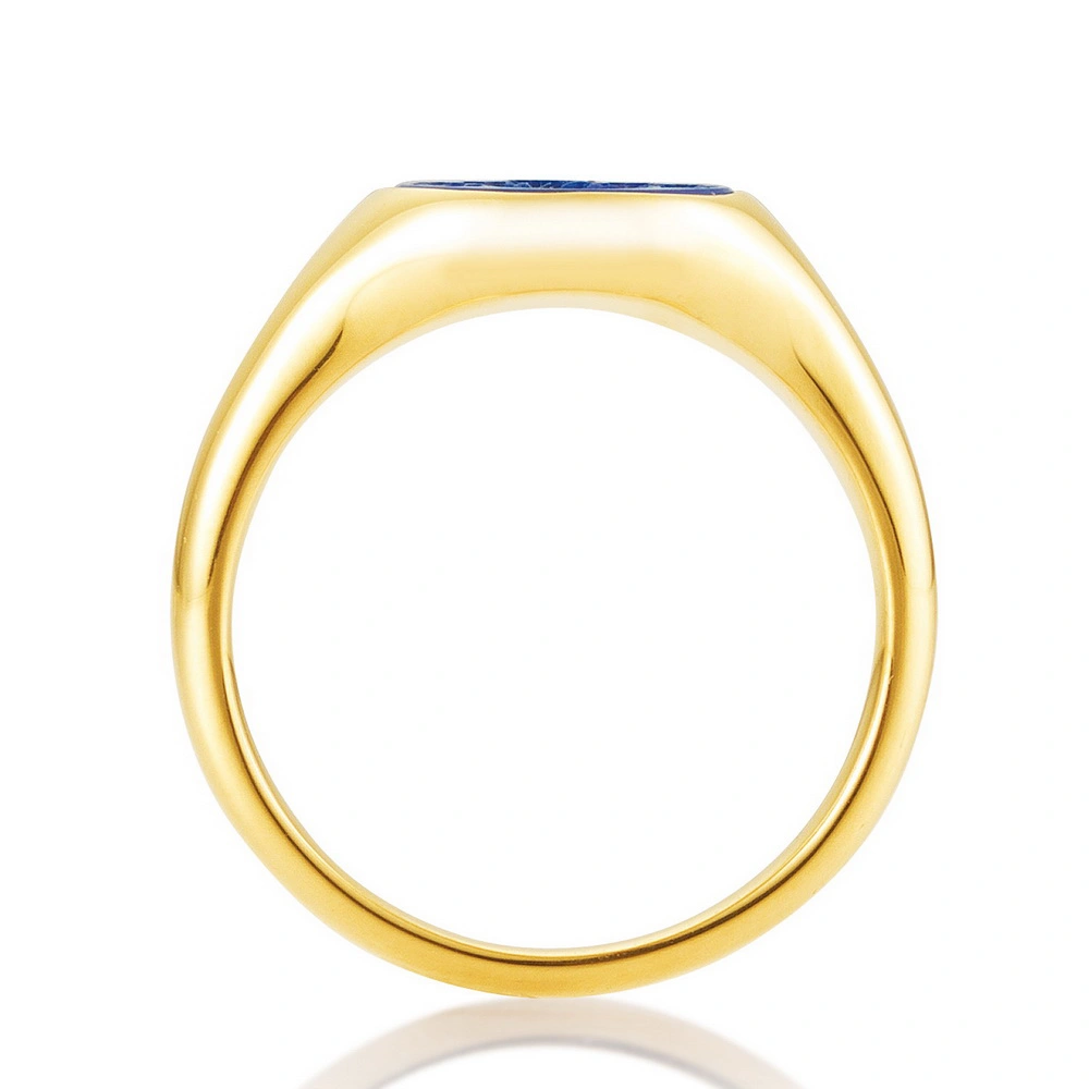 Signet ring yellow gold with oval blue gemstone and coat of arms engraving