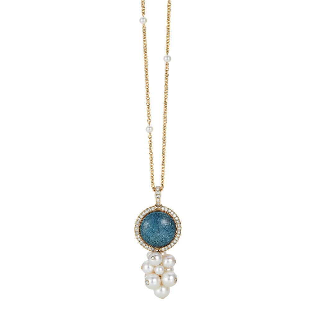 Swivel pendant Candy in yellow gold with a round 20.2 mm head, domed enamel surface in turquoise and blue over windmill guilloché, surrounded by 48 diamonds and decorated with a cluster of 9 Akoya cultured pearls, each set with a diamond.
