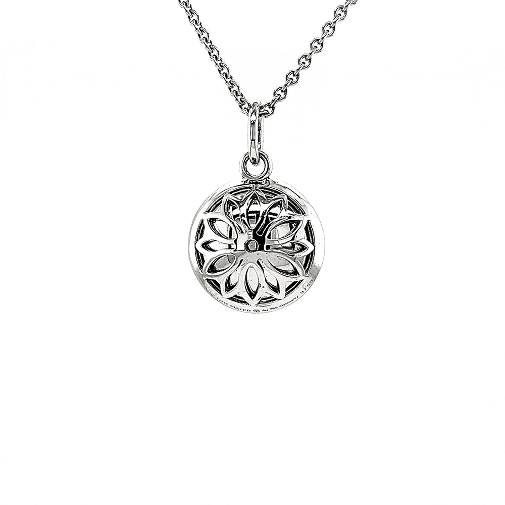 Runder Anhänger Trance aus Weißgold mit konkav gewölbter tahitigrauer Feueremaille über Windmühlen Guilloché und feinem Brillantkranz, Durchmesser 12,5 mm.