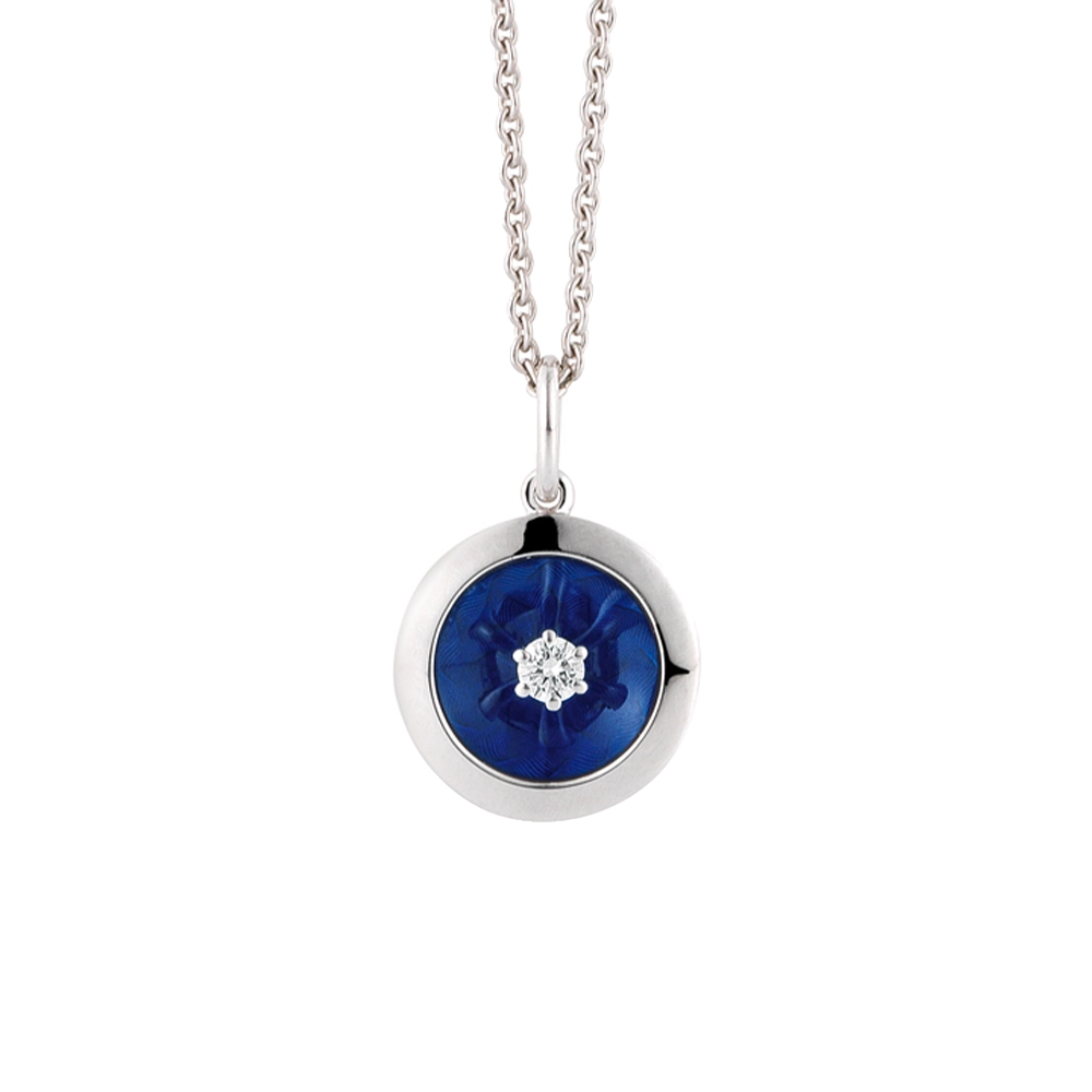 Runder Anhänger Trance aus Weißgold mit konkav gewölbter electric blue Feueremaille über Windmühlen Guilloché und zentralem Brillanten, Durchmesser 12,5 mm.
