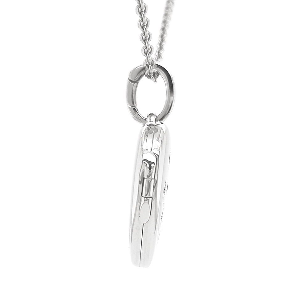 Herzförmiges Medaillon-Collier in Weißgold mit Brillanten