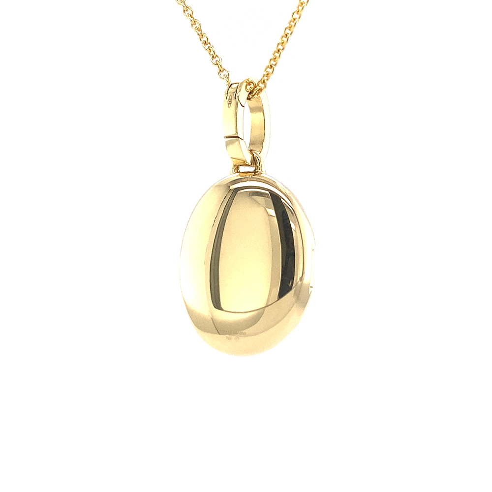 Ovales Medaillon-Collier in Gelbgold, grün lackiert mit einem Brilllant bestezt