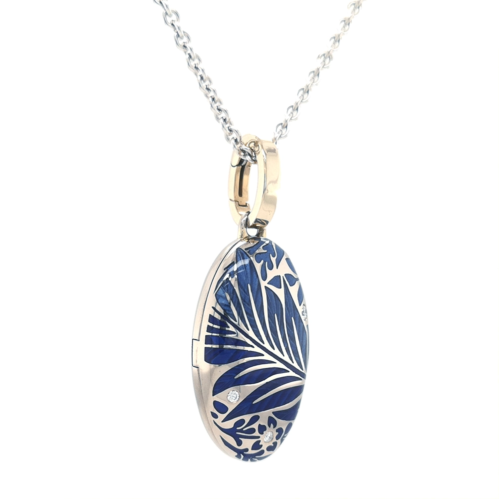 Ovaler Anhänger aus Weißgold mit blauer Farbe und Brillanten.